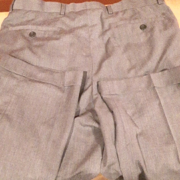 Men's EUC 34x30 gray Braggi by Louis Raphael cuffed dress pants, pleated front - Picture 7 of 7